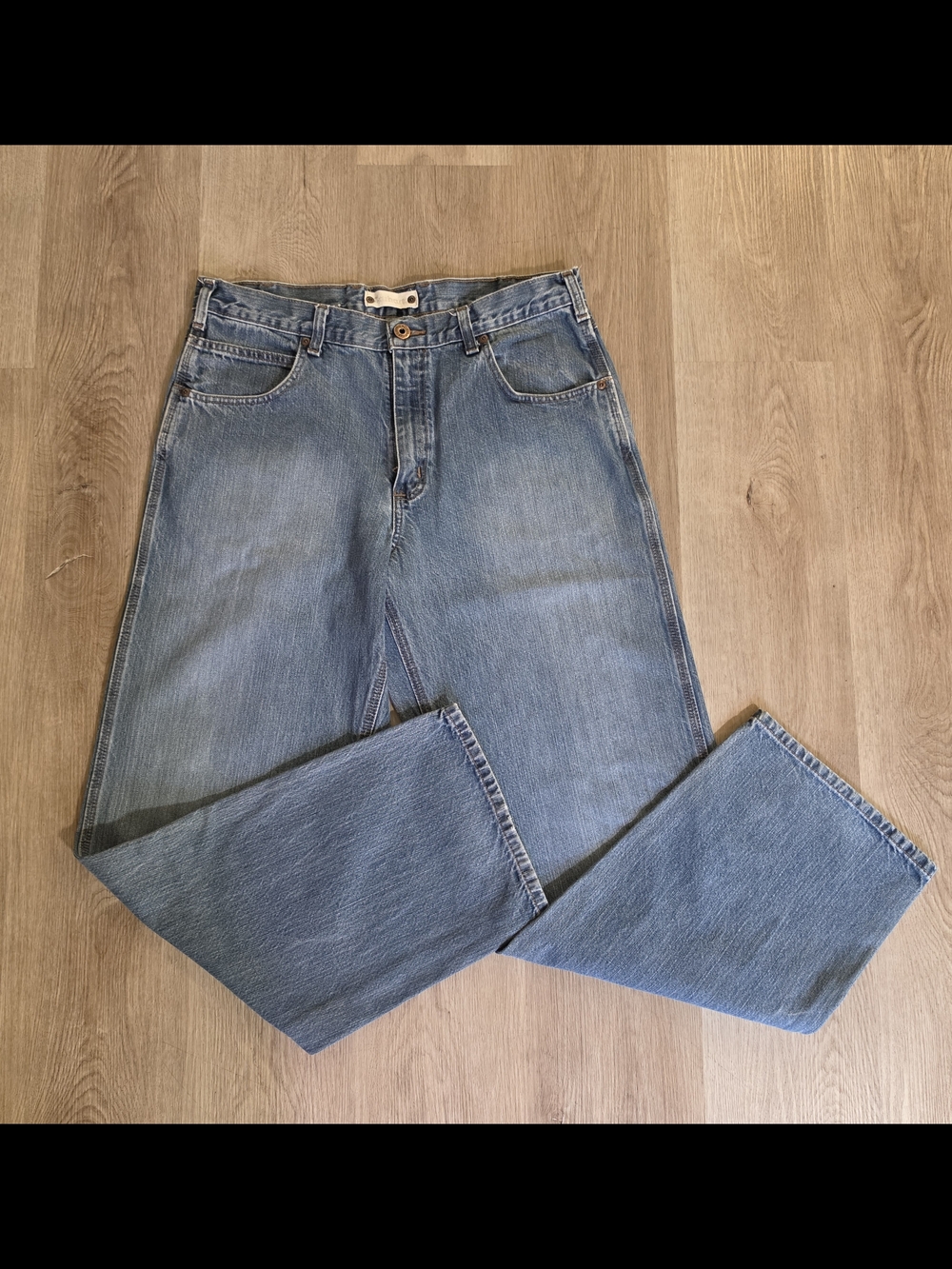 SOLD. Carhartt Loose Fit Mens Jeans 36x34.